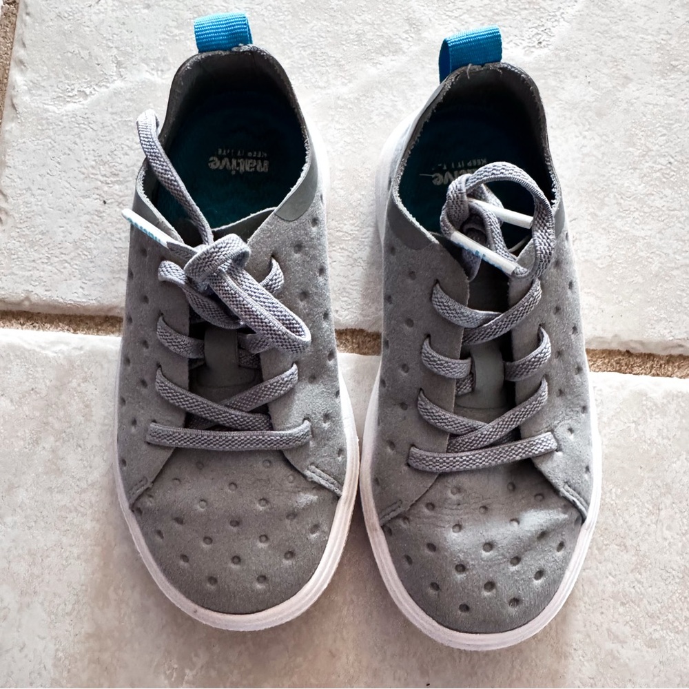 Native 🇨🇦 • Sneakers